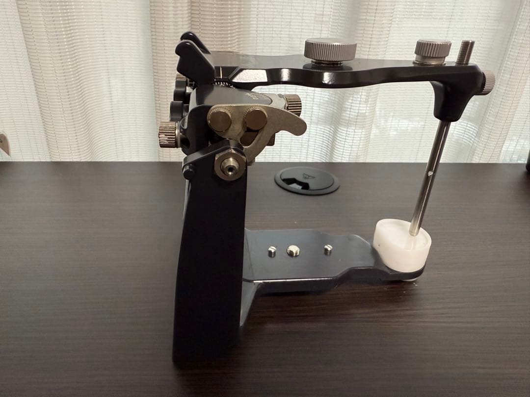 咬合器(半調節性、平均値)、フェイスボウ(プロアーチⅢEGセット)