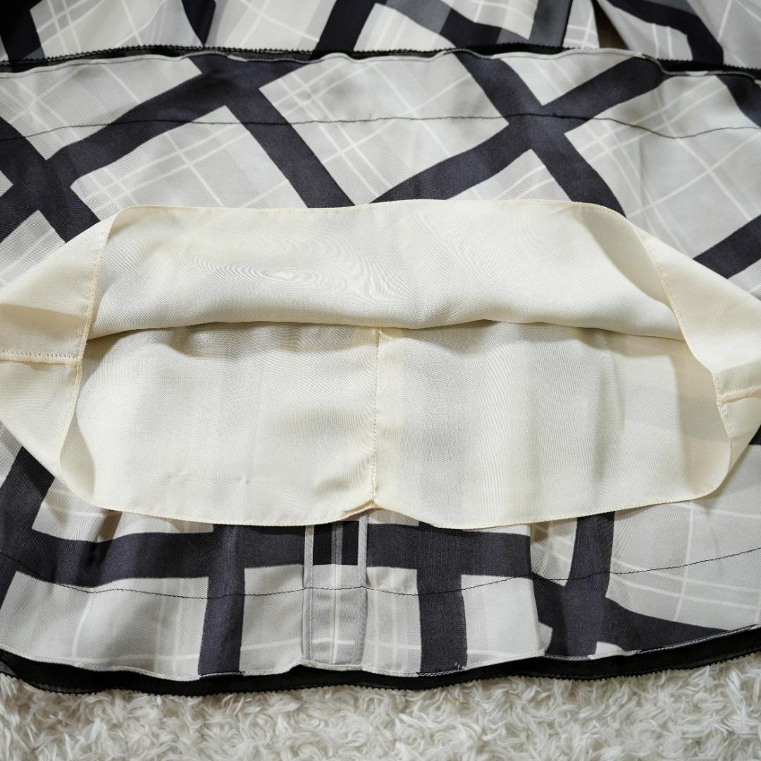 【美品】LOUIS VUITTON　LVロゴ　シルクチェックスカート　グレー