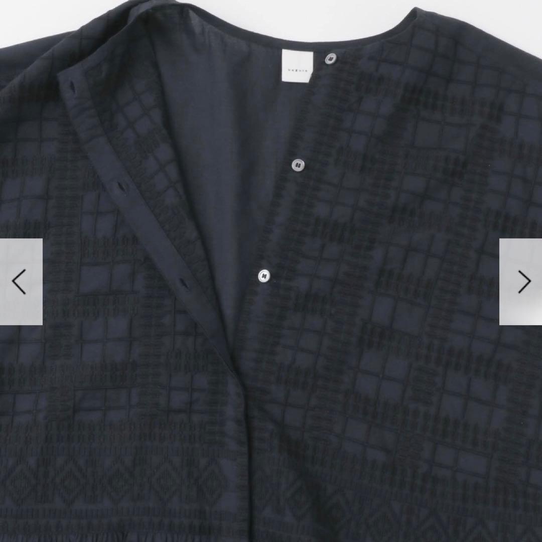 新品タグ付き　かぐれ　フロント刺繍フレンチブラウス　NAVY