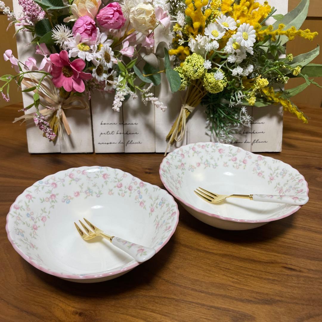 ノリタケ　キューティローズ　デザートボウル&フォークセット