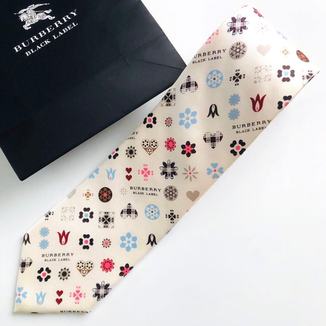 バーバリーブラックレーベル ネクタイ 紋章柄 オフホワイト