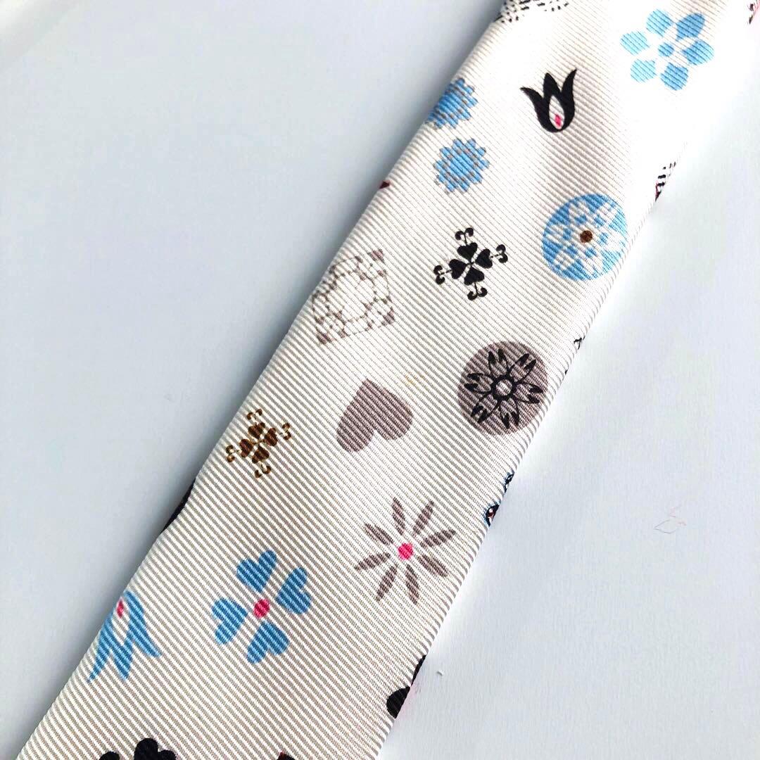 バーバリーブラックレーベル ネクタイ 紋章柄 オフホワイト