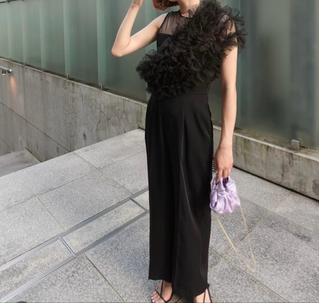 専用　ラグナムーン　フリル付きブラックオールインワン