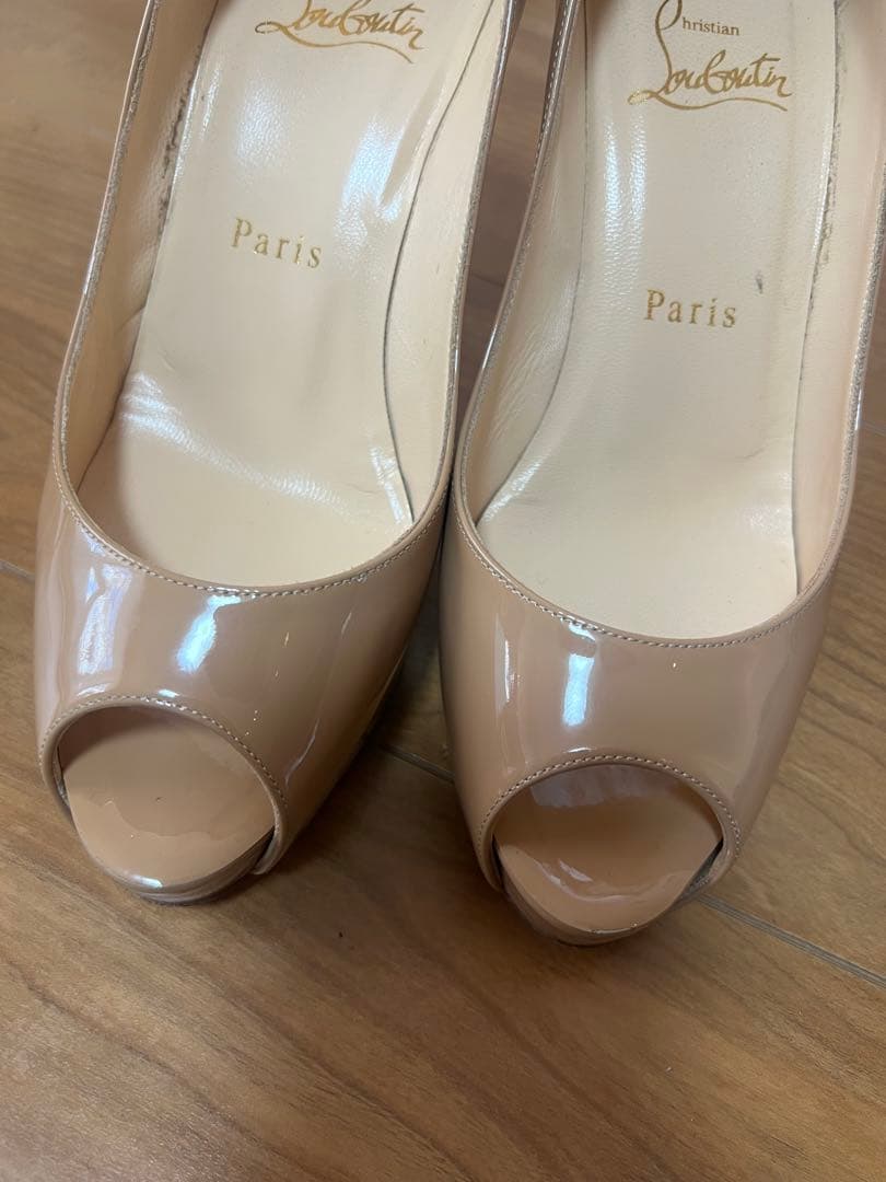 Christian Louboutin ベージュ オープントゥ ハイヒール値下げ