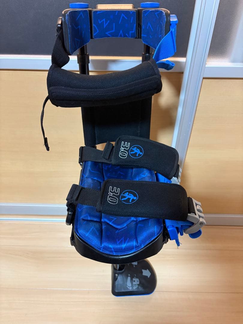 iwalkfree 3.0 歩行機　ハンズフリー松葉杖　アイウォークフリー