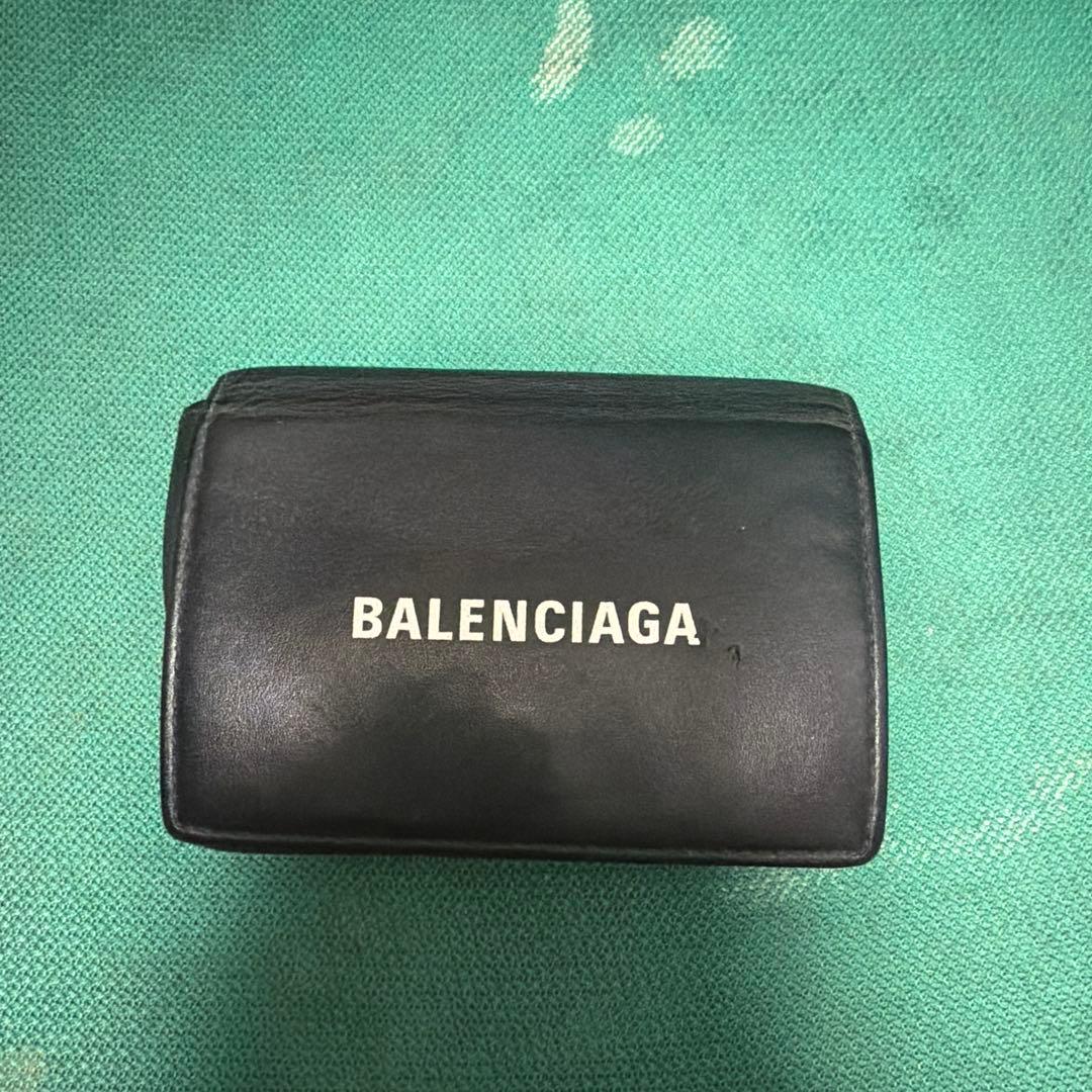 BALENCIAGA 三つ折り財布 ブラック　　 お値下げ可能です‼️