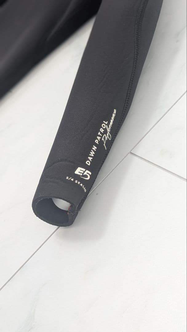 rwaz【Rip curl】ジュニア（キッズ）フード付きセミドライ