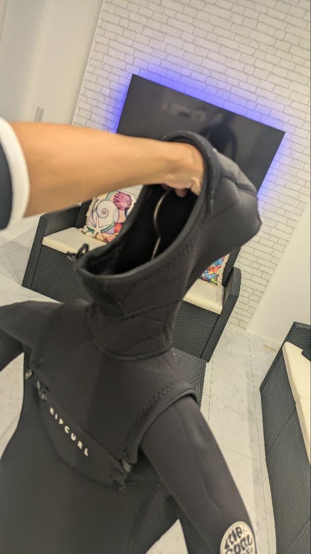 rwaz【Rip curl】ジュニア（キッズ）フード付きセミドライ