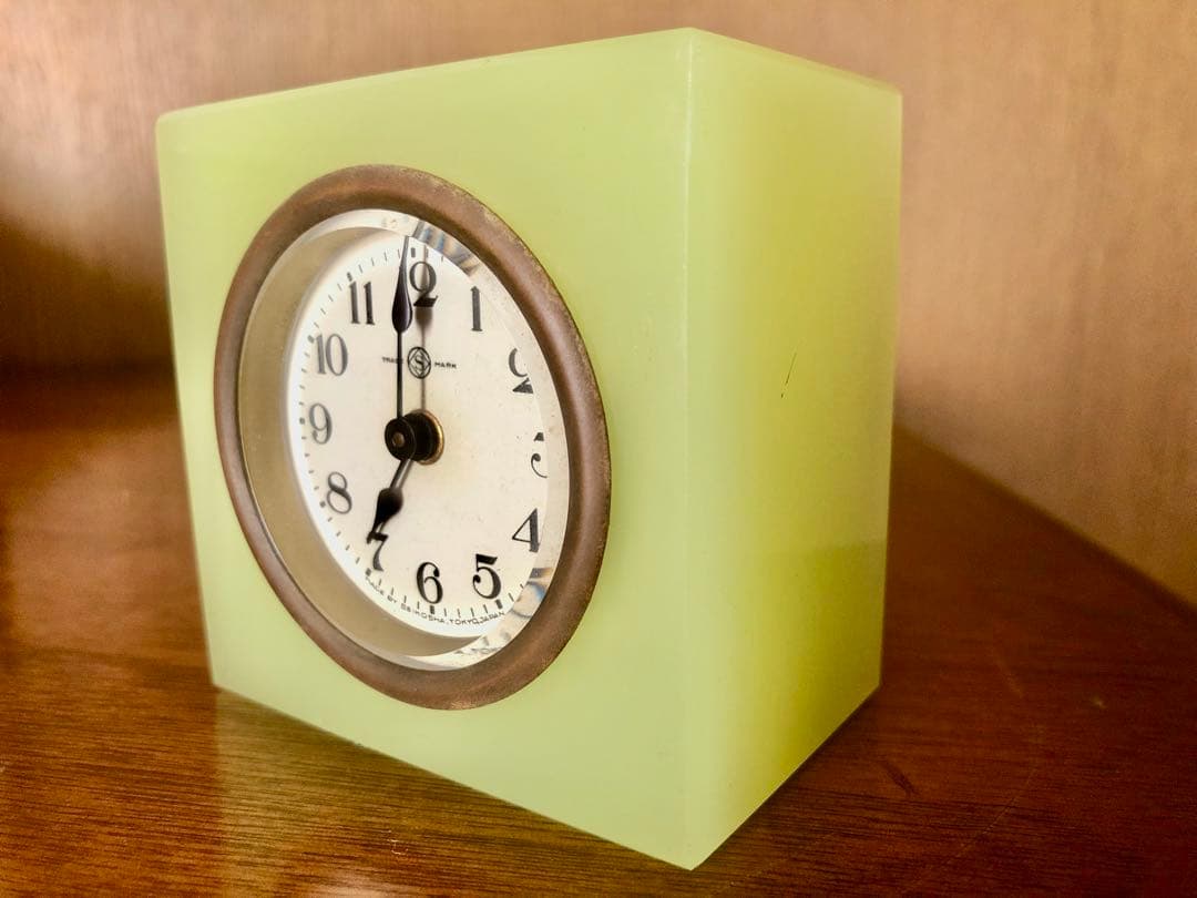 精工舎　ウランガラス置き時計　アンティーク　レトロ　骨董品　置き時計