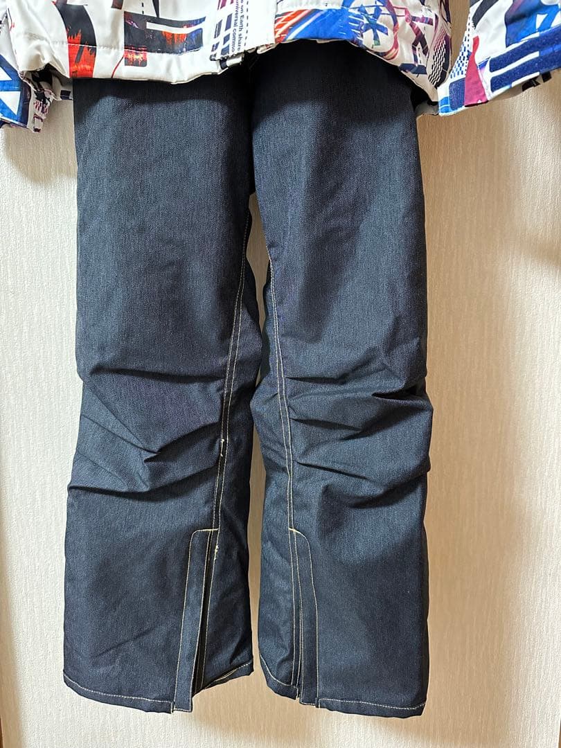 【セット売り】スノーボードウェア➕手袋（125㎝〜145㎝くらいまで使えます）