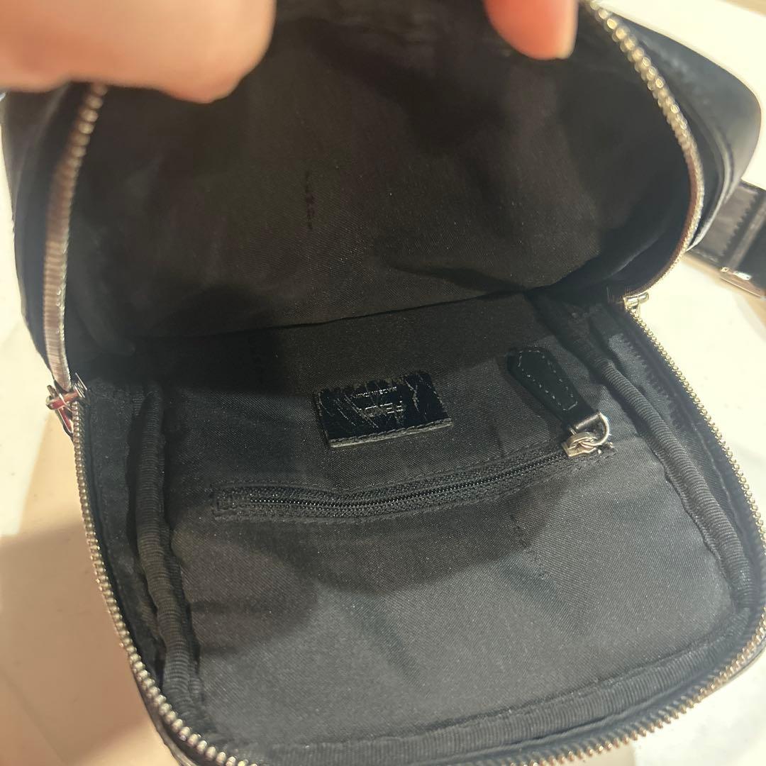 FENDI フェンディ　モンスター　ボディバッグ