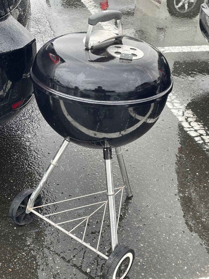 バーベキューコンロ　weber 直径47㎝　タイヤ付き