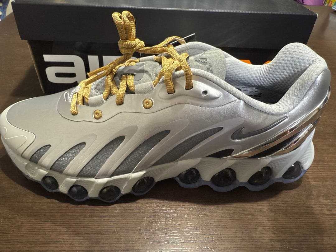 靴 VictorVictor Worldwide Nike Air Max DN8