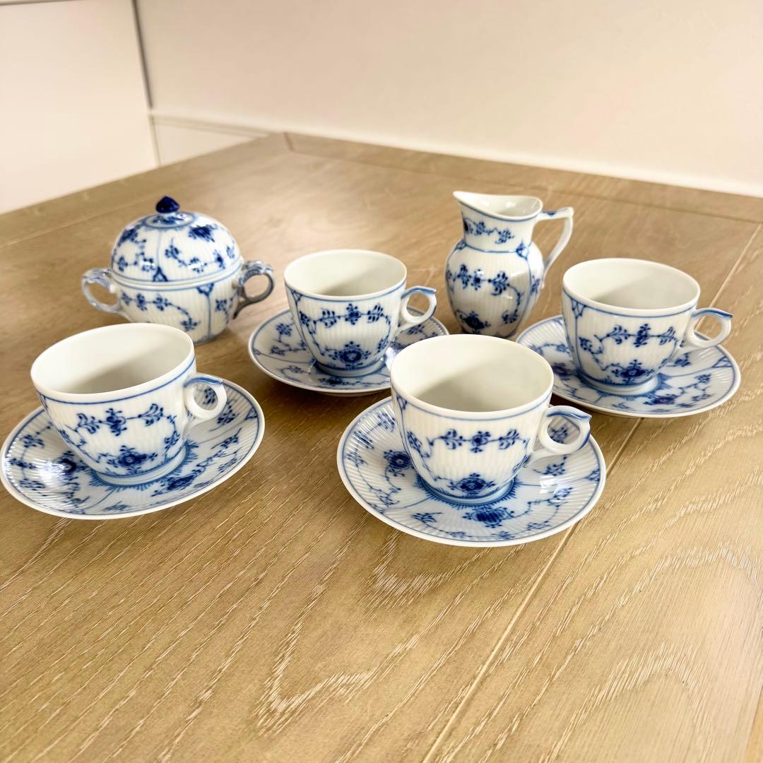 ロイヤルコペンハーゲン　カップ&ソーサー、シュガーポット&クリーマーセット