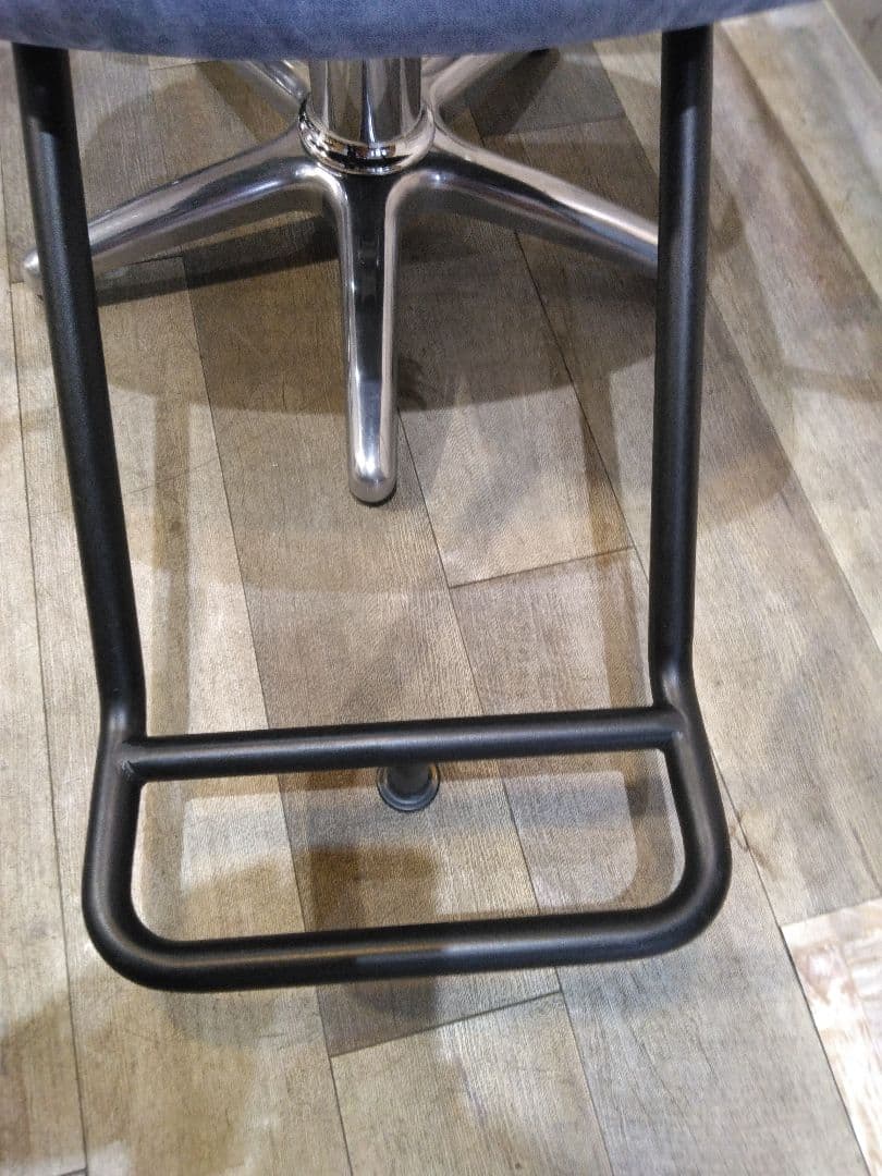 美容室マテリ椅子