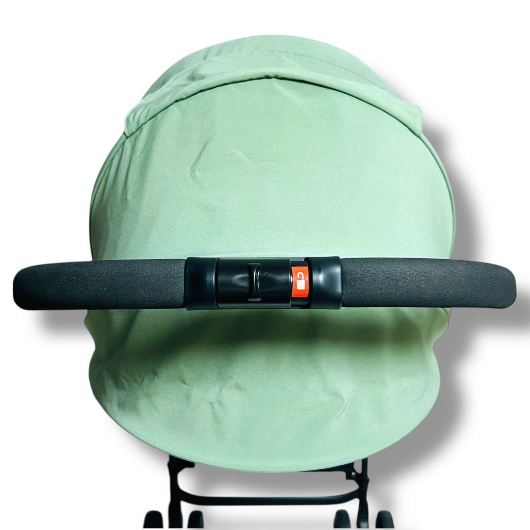 【極美品】Aprica カルーンエアーAB グリーン 軽量 両対面