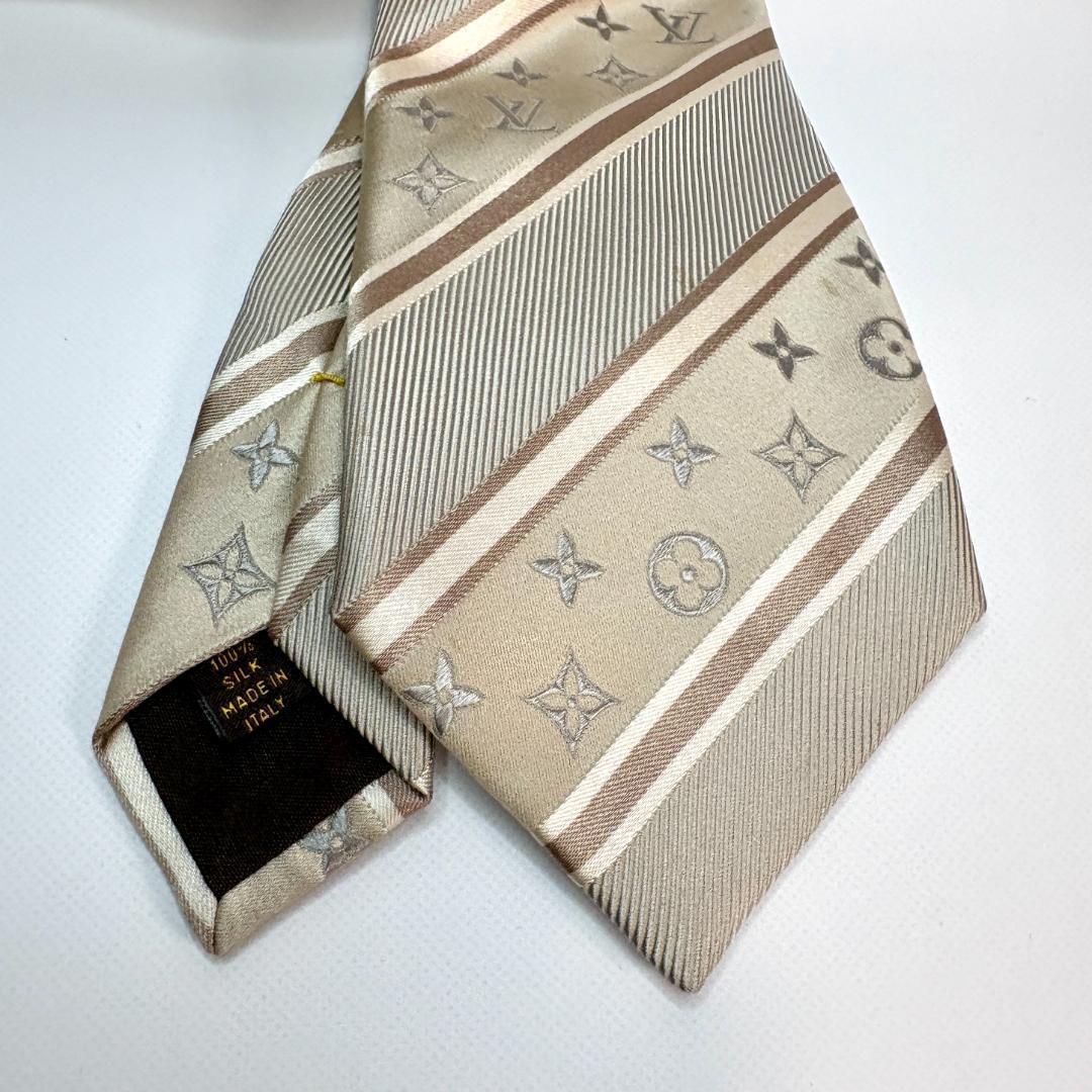 新品未使用　LOUIS VUITTON シルク100% ネクタイ　ベージュ