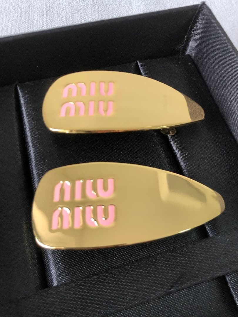 MIUMIU ミュウミュウ　ヘアピン　2個セット　ピンク　ゴールド