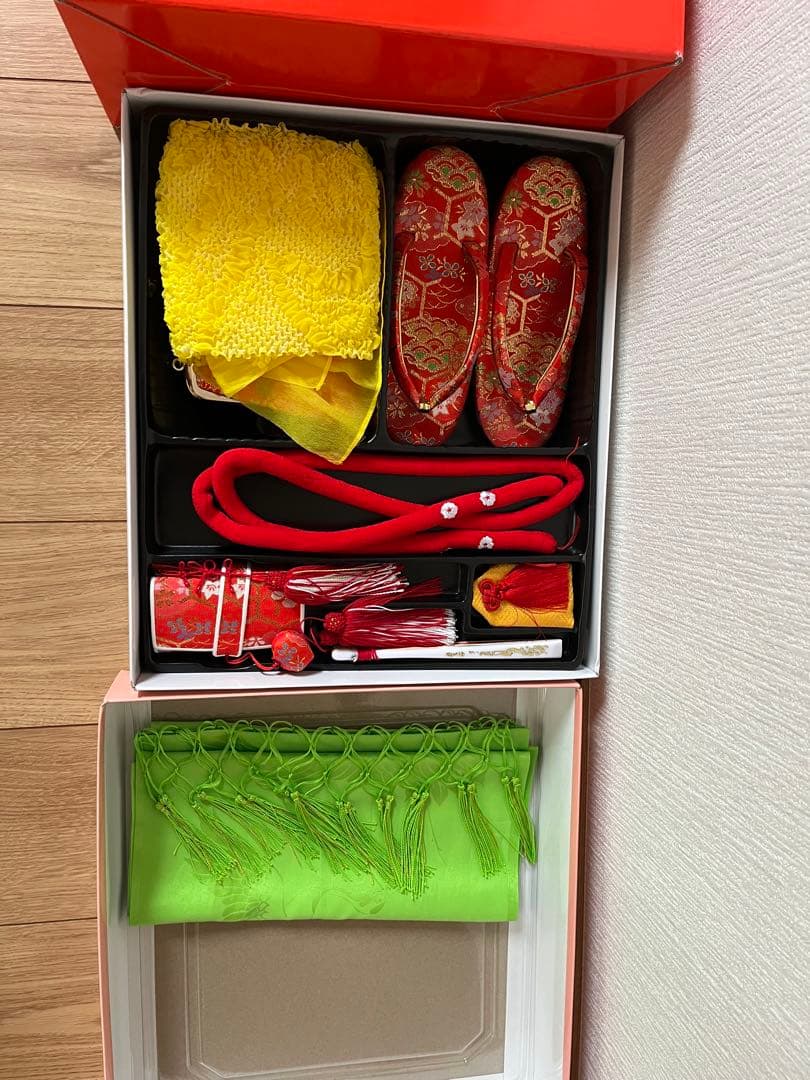 七五三　7歳　（花柄着物、長襦袢、帯、草履付き）