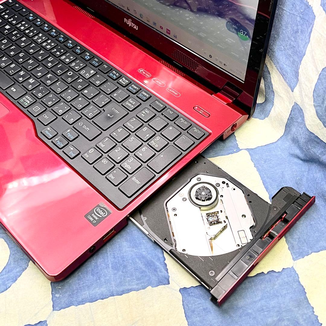 爆速SSD512G☆i7☆大人気赤ノートパソコン♪ブルーレイ&カメラ！Win11