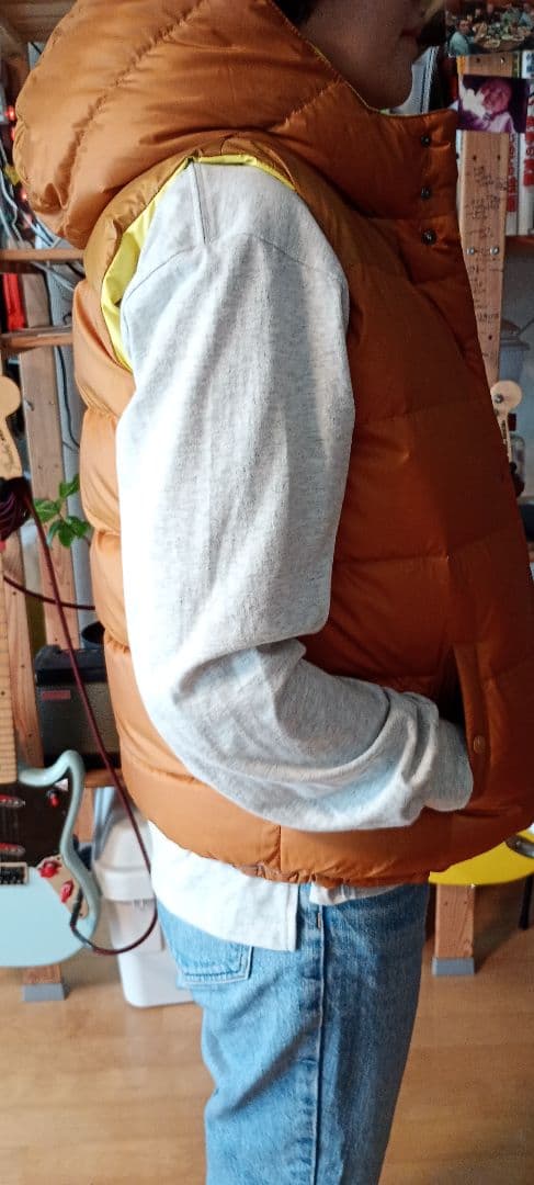 バーバリー　ダウンベスト ブラウン/イエロー 14Y 164cm