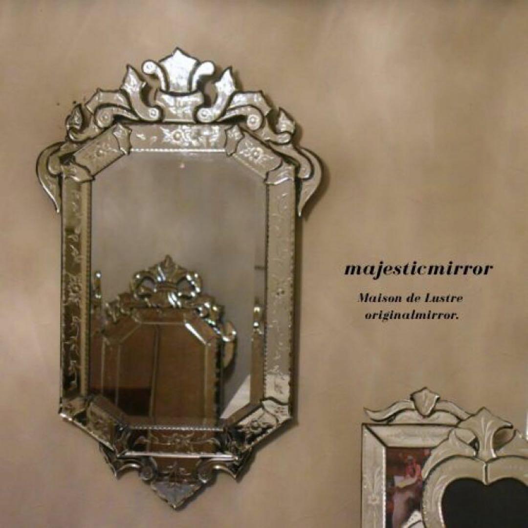 バロックスタイル 壁掛け鏡 中型 シルバー