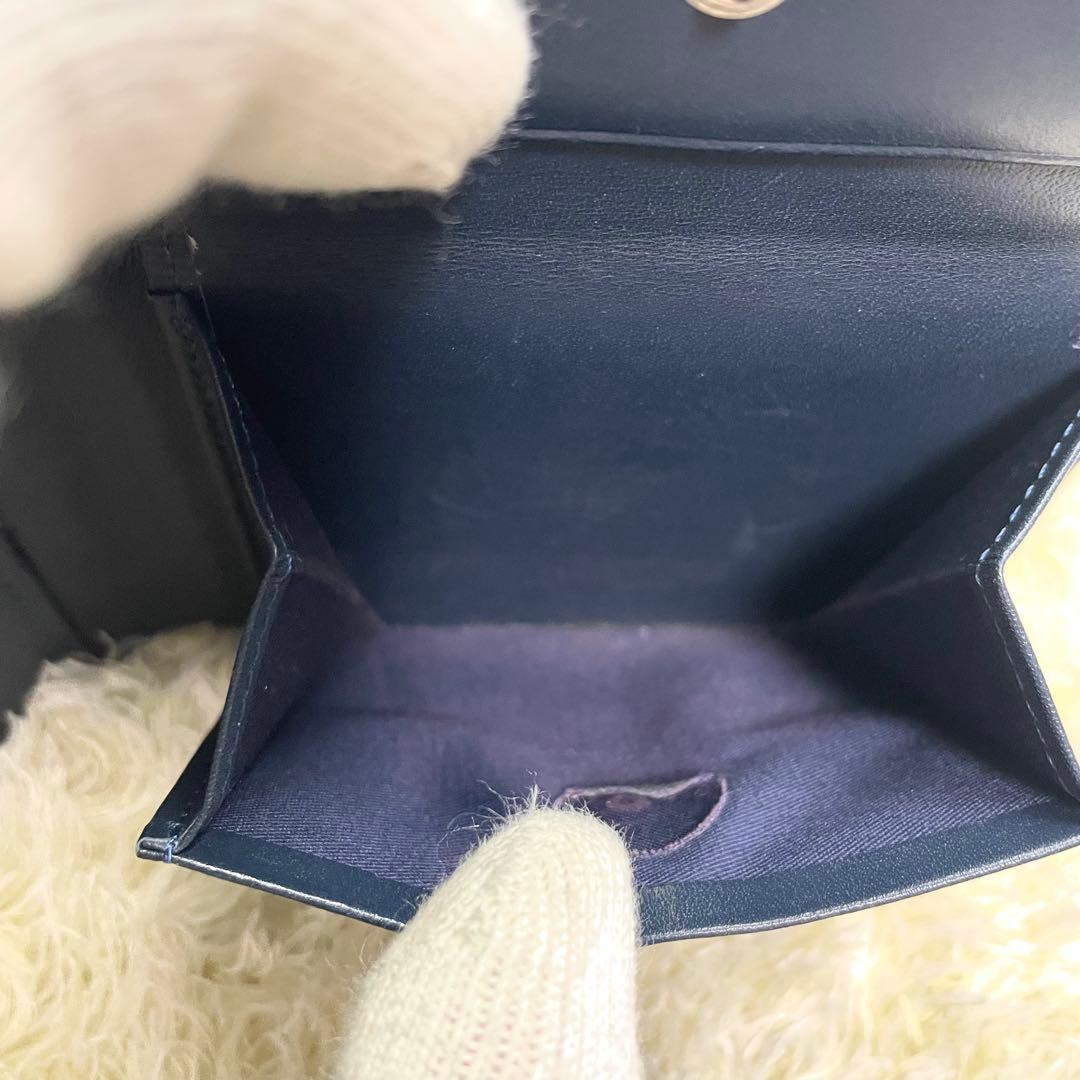 美品 ヴィヴィアンウエストウッド 二つ折り財布 エナメル ネイビー 小銭入れあり
