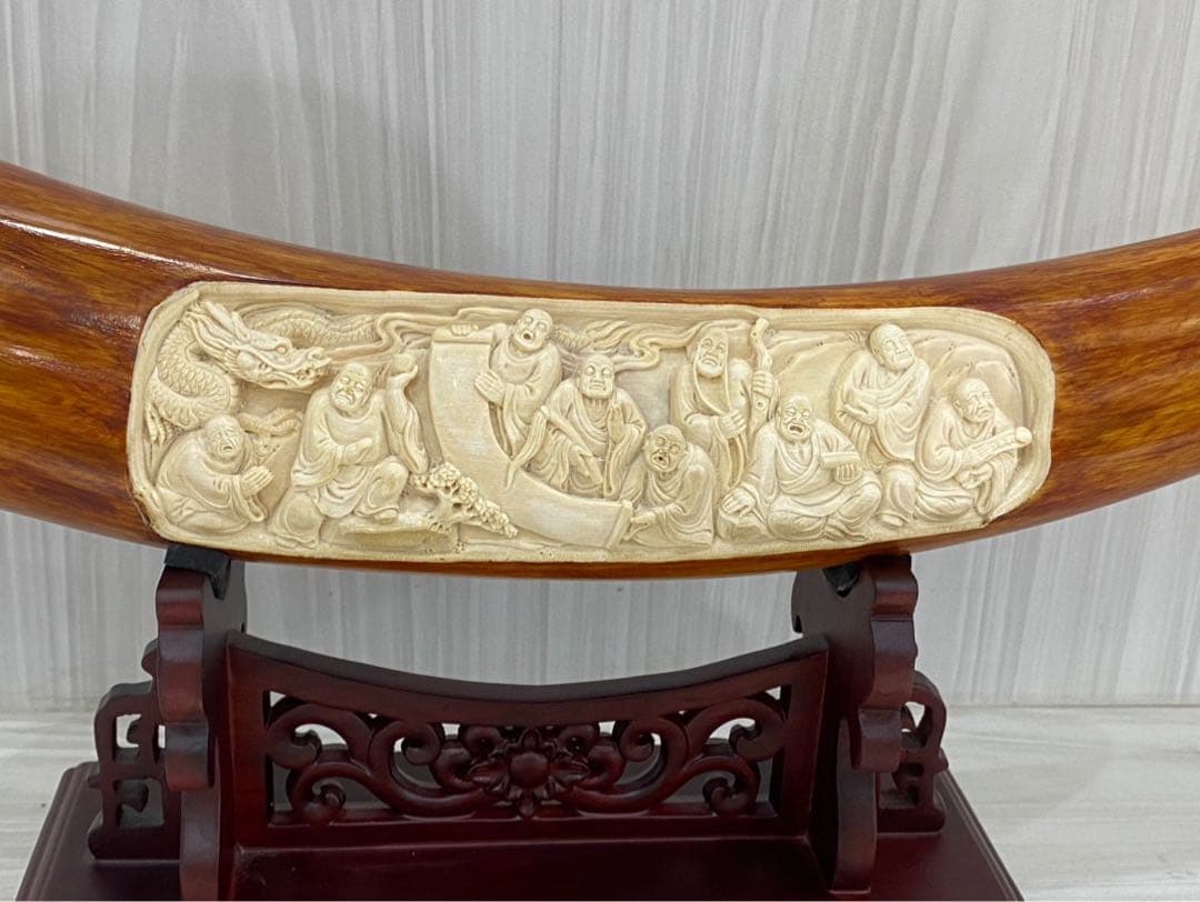 天然マンモス牙精巧な手作り彫刻羅漢置物