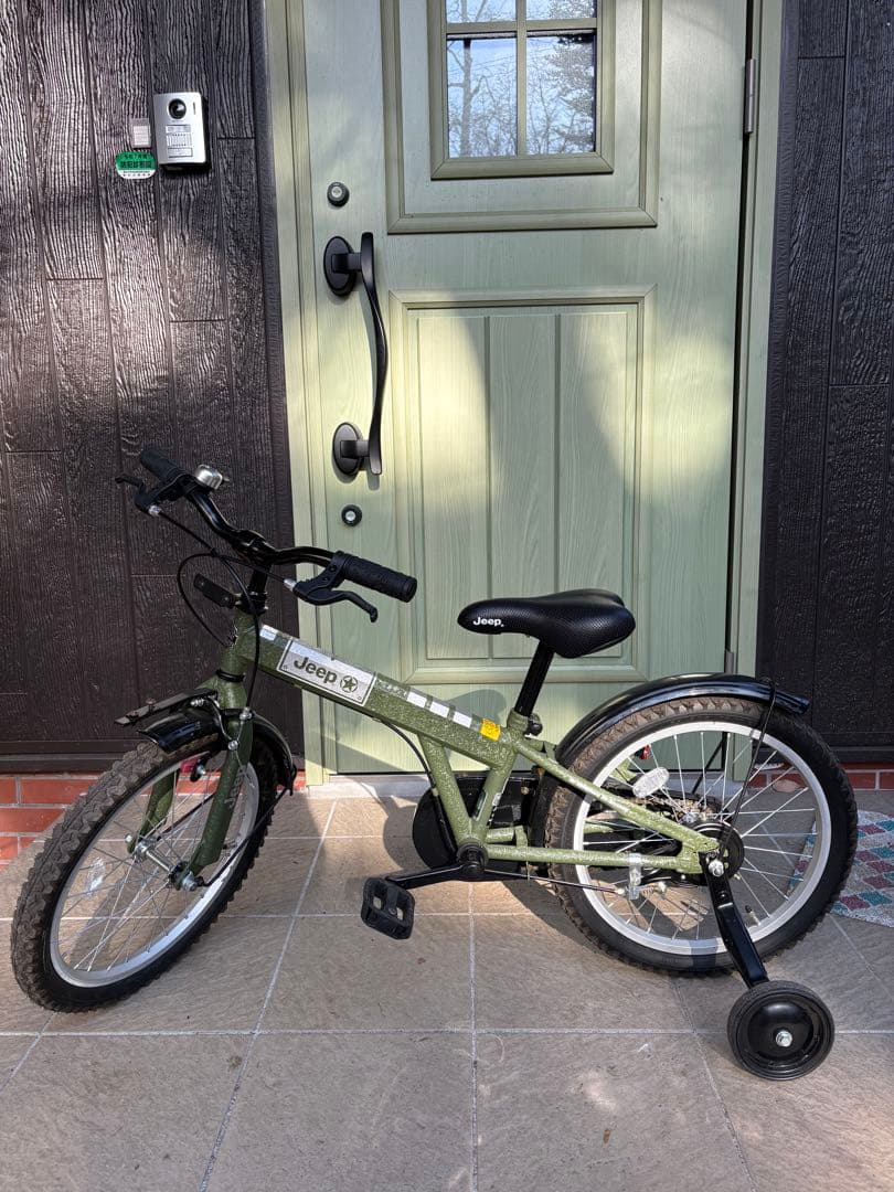 【美品】Jeep 子供用オリーブ色 2025年　　　　　　　現行モデル 18in