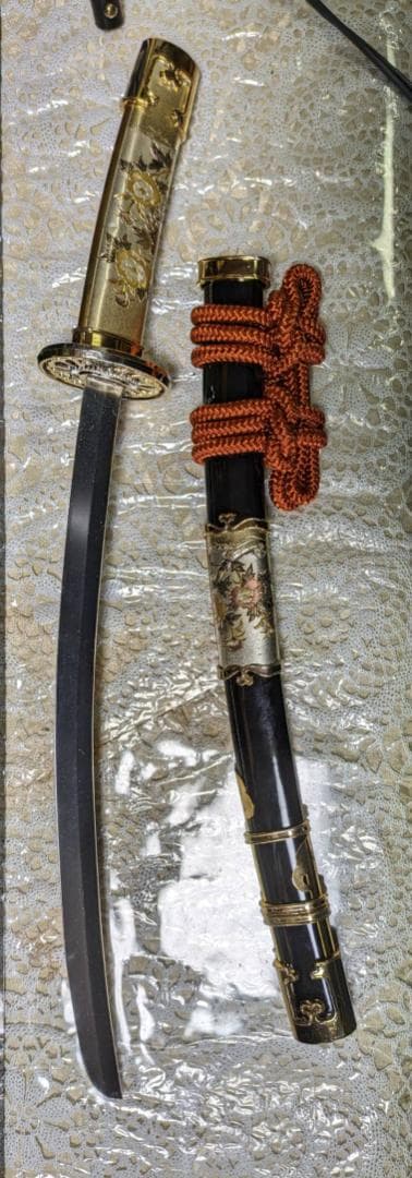 五月人形　兜　兜飾り　廣柴作　向竜彫金之兜　黒小礼正絹糸威