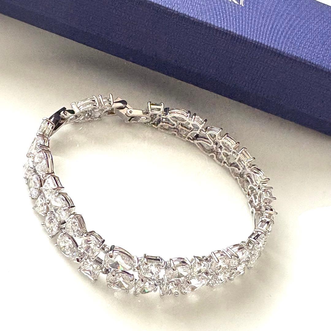 美品　スワロフスキー　テニスブレスレットデラックス　ミックス　箱付き　クリスタル