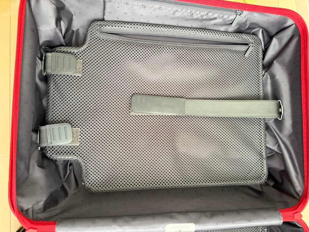 【美品】RIMOWA リモワ エッセンシャルキャビン 36L レッド　キャリー