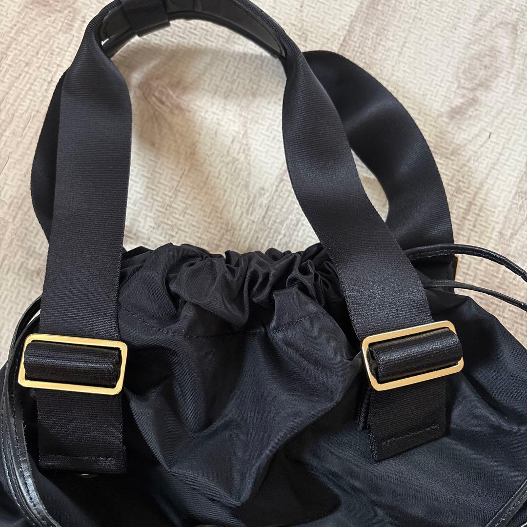 ヴィオラドーロ　ブラックナイロンリュック