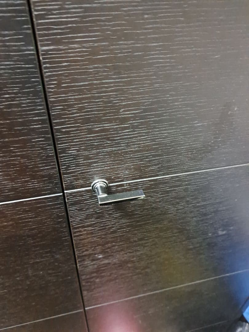 府中家具　ダークブラウン 3枚扉衣類収納キャビネット