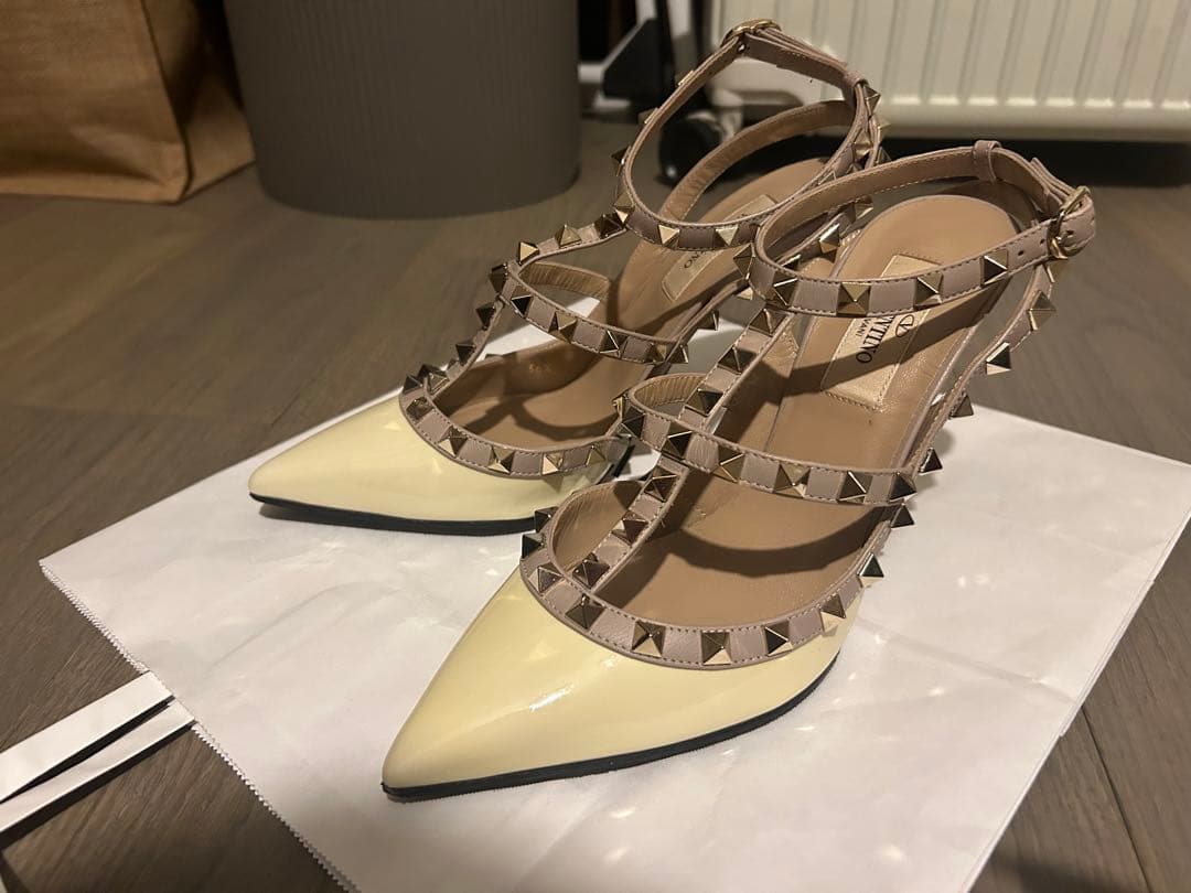 VALENTINO ヴァレンティノ スタッズ ストラップ パンプス 23.5