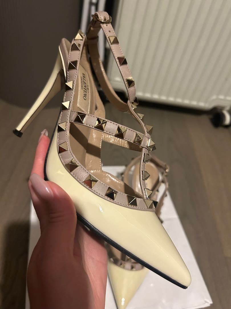 VALENTINO ヴァレンティノ スタッズ ストラップ パンプス 23.5