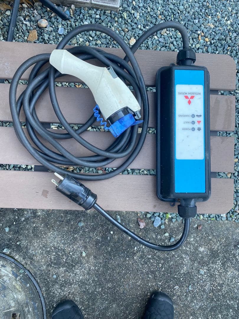 EV充電ケーブル 200v コネクタ 3ピンプラグ