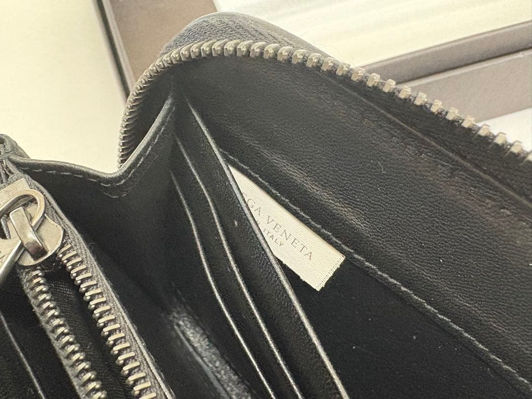 未使用Bottega Veneta ブラック、メタルグレー　レザー長財布
