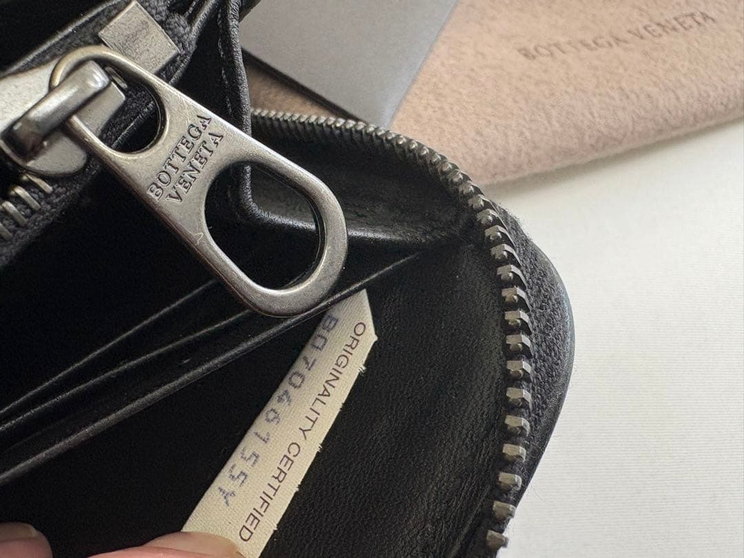 未使用Bottega Veneta ブラック、メタルグレー　レザー長財布