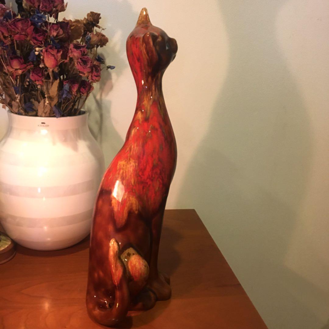 アメリカビンテージ手描きの瞳やまつ毛が美しく、模様が芸術的な猫ちゃんの陶器