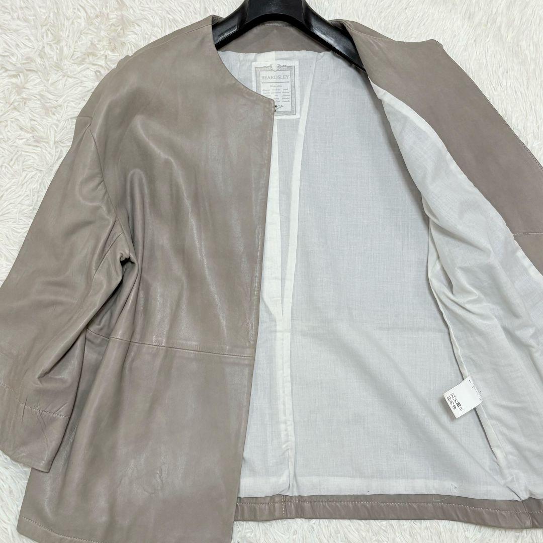 美品✨️ ビアズリー ノーカラー レザージャケット シープスキン グレージュ
