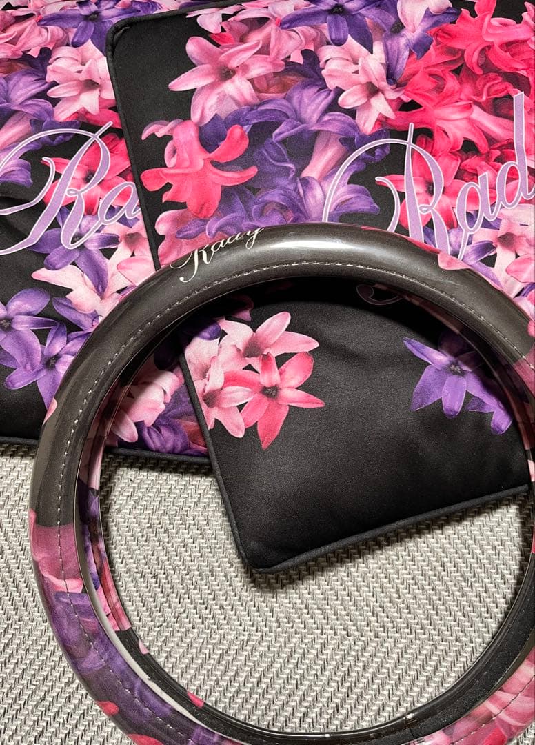 Rady 花柄ハンドルカバーとカークッション