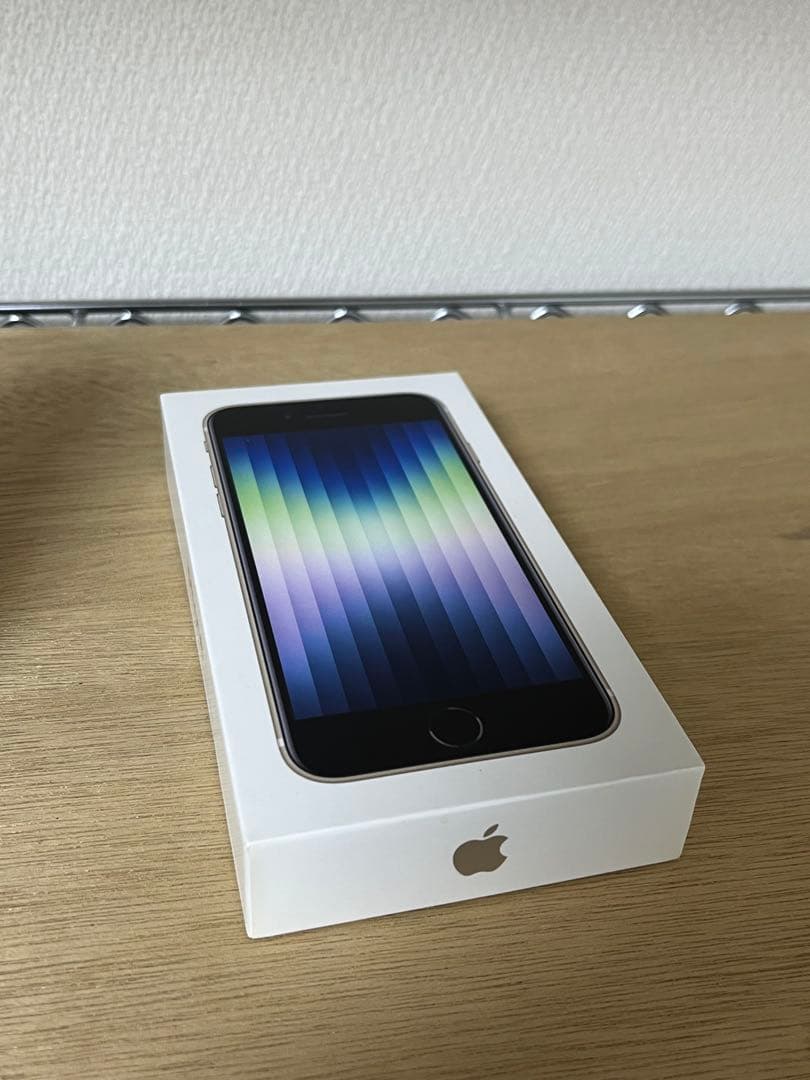 Apple iPhone SE (第3世代) ホワイト 64GB SIMフリー