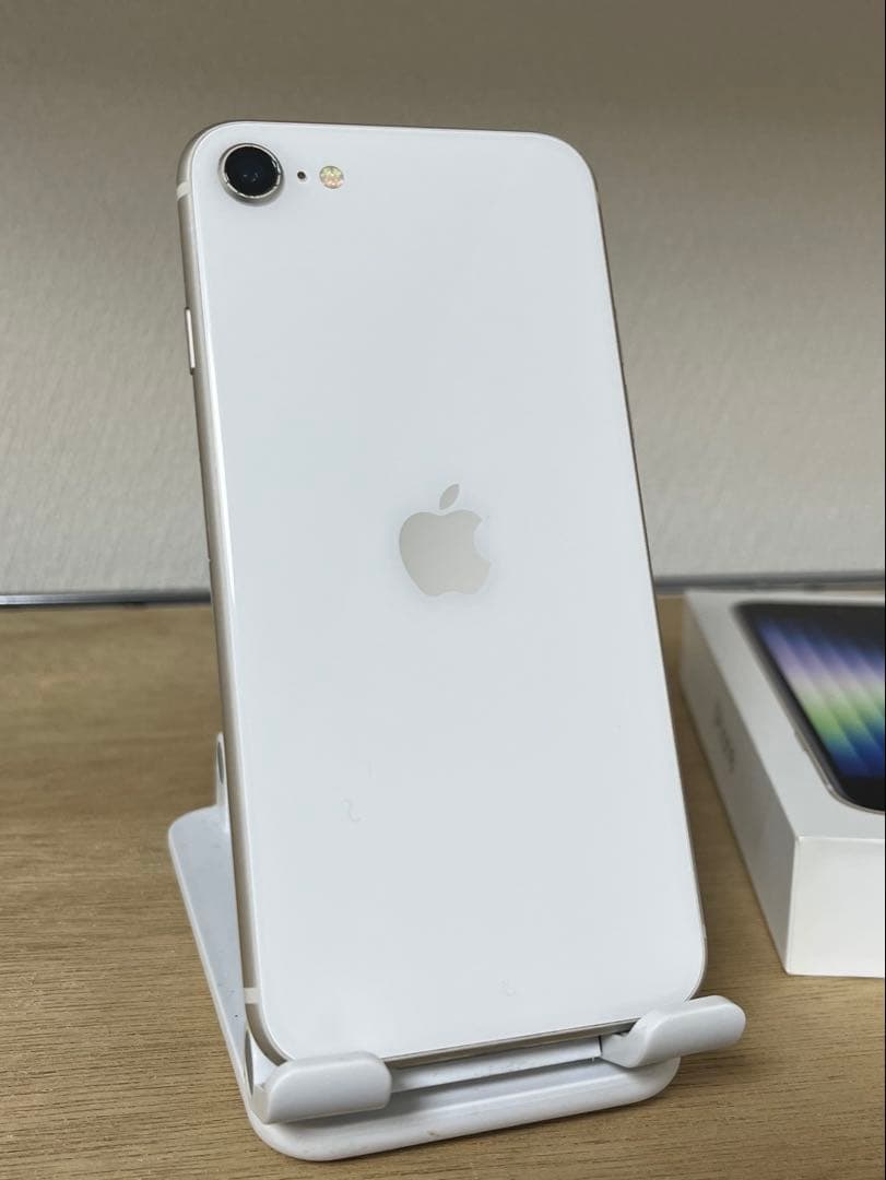 Apple iPhone SE (第3世代) ホワイト 64GB SIMフリー