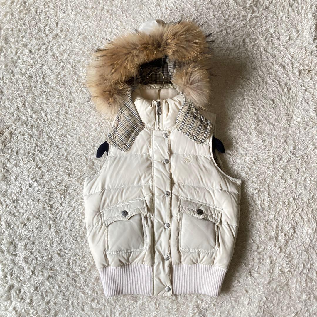 バーバリーブルーレーベル　ダウンベスト　ノバチェック ラクーンファー　M白