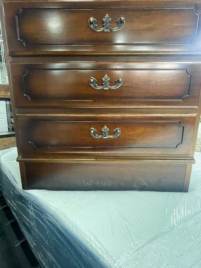 カリモク　コロニアル 木製 ブラウン キャビネット 4段