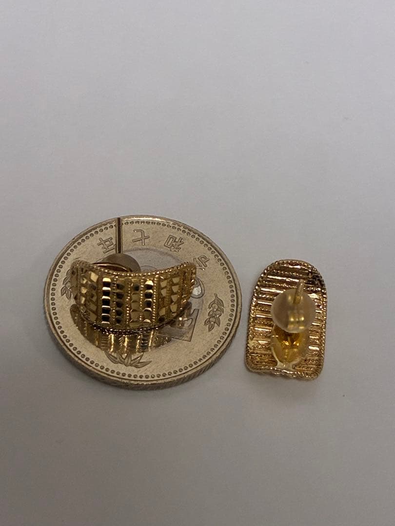 K18イエローゴールドピアス18k 18金　750