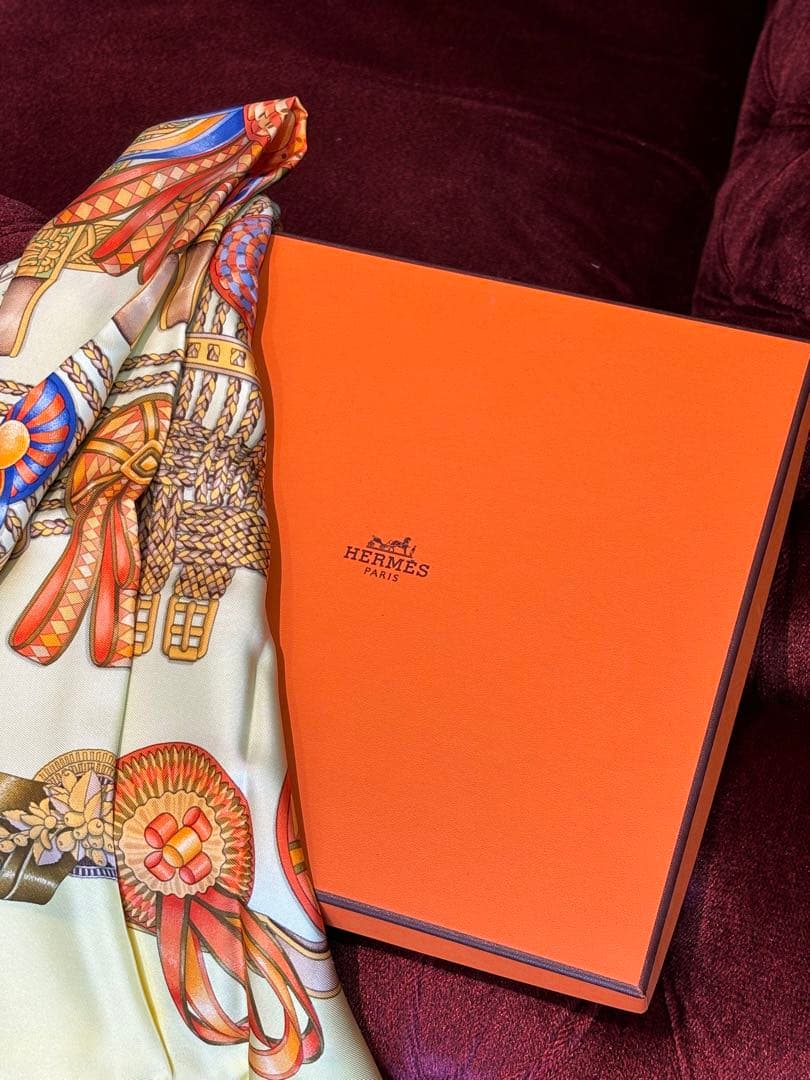 HERMES エルメス カレ90 馬のリボン飾り スカーフ