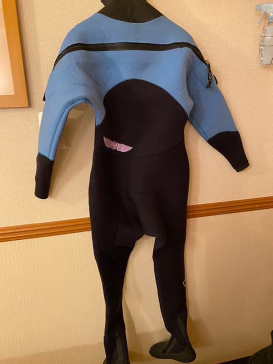 ウェットスーツ新品再値下げ。ドライスーツ大幅値下げ中