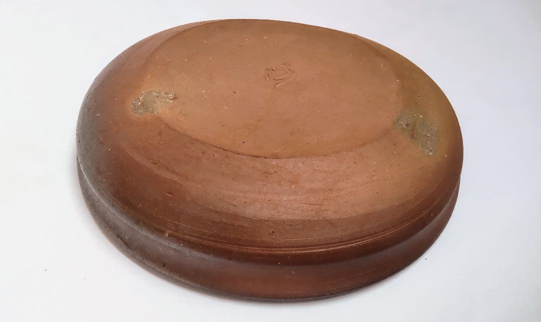 緑色波型皿と茶色平型皿セット